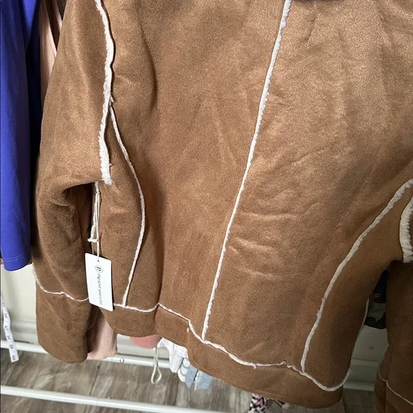 Stylish and Sustainable Sporty Vegan Leather Suede Jacket - Picture 8 of 10